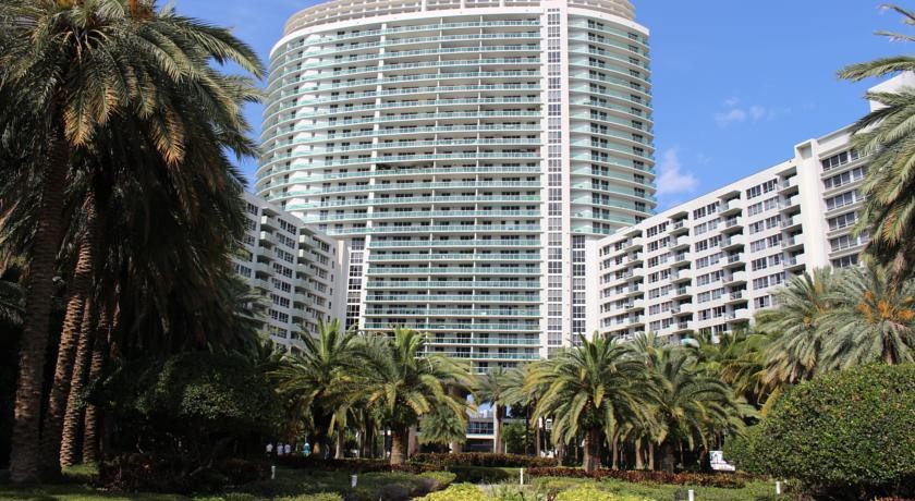 Flamingo South Beach Residence- Bay Front 