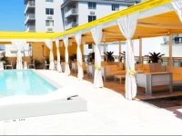 Leslie Hotel 