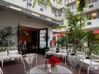 Dorchester Hotel & Suites 