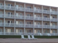 Mackinaw Beach and Bay Inn & Suites 