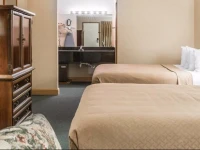 Quality Inn and Suites Mackinaw City 