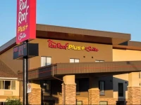 Red Roof PLUS+ & Suites Malone 