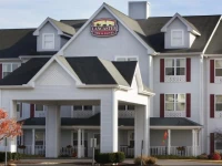 Lancaster Inn & Suites 