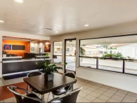 Motel 6 Manteca 2*