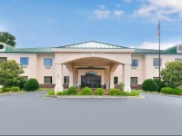 Econo Lodge Inn & Suites Marietta 
