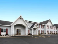 Baymont Inn & Suites Marinette 