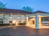 Super 8 McHenry 