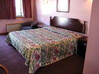 Colonial Inn and Suites 