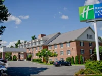 Holiday Inn Express and Suites Merrimack 