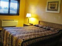 Colonial Inn Mercer-Grove City 