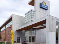 Days Inn and Suites-Hotel of the Arts 