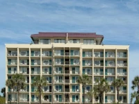 Econo Lodge Inn and Suites Beach Front Central 