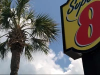 Super 8 Myrtle Beach/Ocean Front Area 