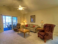 Magnolia Pointe 305-4889 Condo 