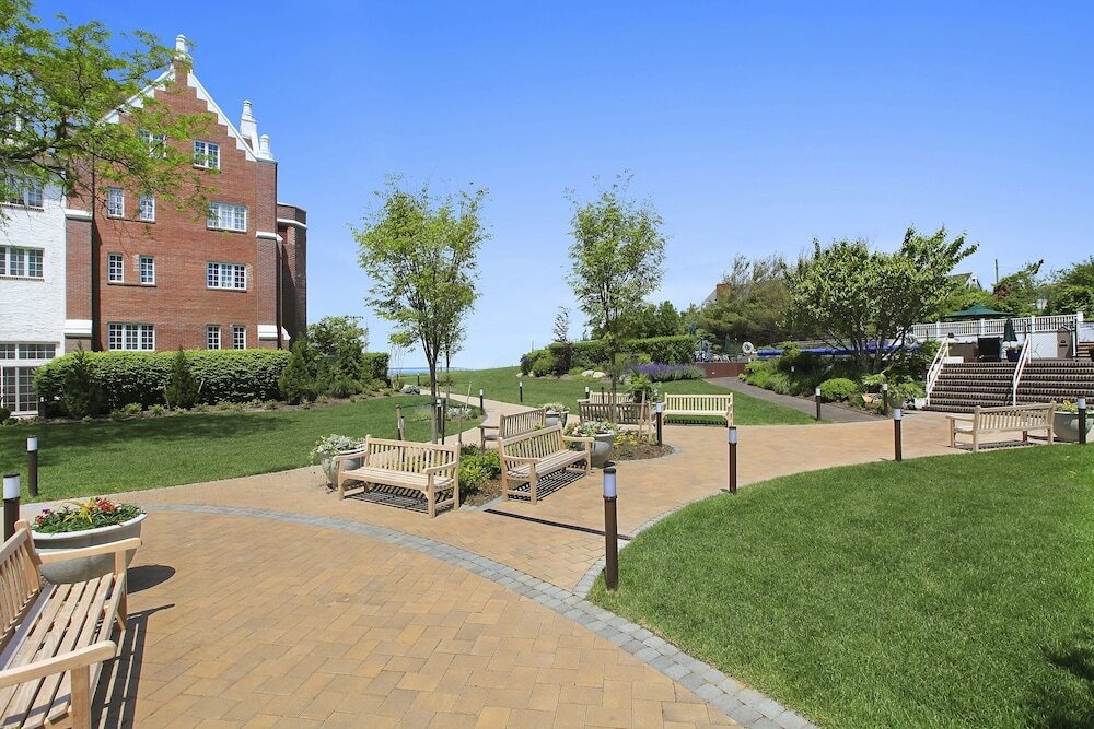 Montauk Manor 