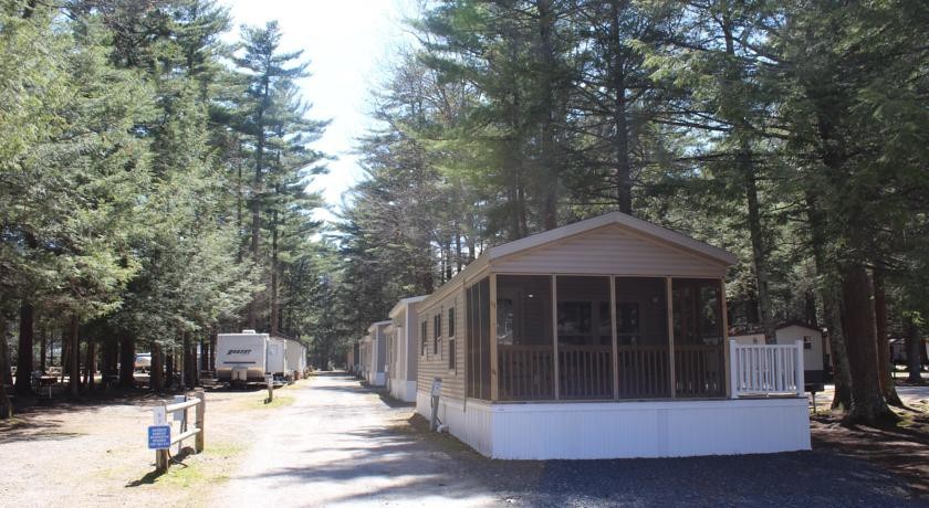 Moody Beach Camping Resort Screened Park Model 2 