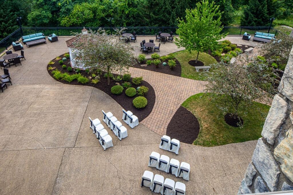 DoubleTree by Hilton Pittsburgh Airport 