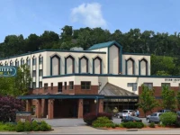 Euro-Suites Hotel 