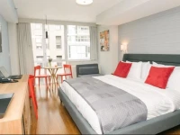 Hotel 32 32 