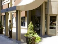 Global Luxury Suites at Ritz Plaza 
