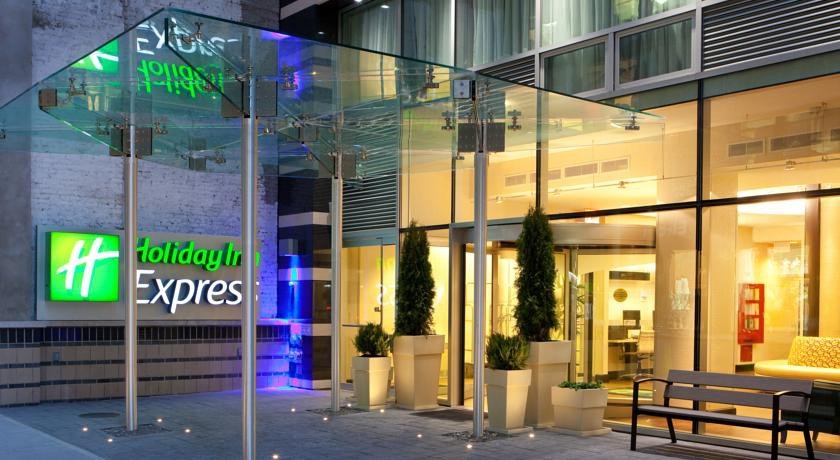 Holiday Inn Express - Times Square South 4*