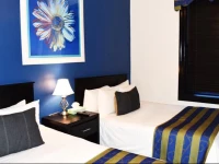 Royal Park Hotel & Hostel 