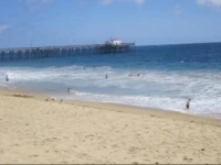 Peach Blossom Three-Bedroom Apartment in Newport Beach 5*