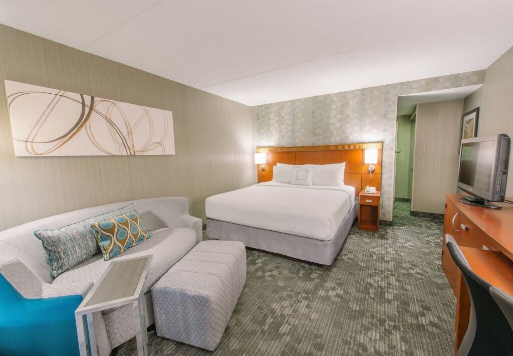 Courtyard by Marriott Nashua 