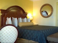Desert Mirage Inn & Suites 