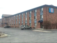 Motel 6 Naperville 