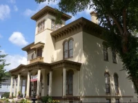 The Pepin Mansion Bed & Breakfast 