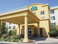 La Quinta Inn & Suites Milwaukee South West New Berlin 