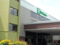 Holiday Inn Morgantown/Pennsylvania Turnpike Exit 298 