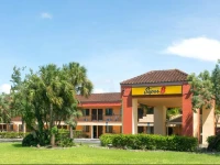 Super 8 Naples 