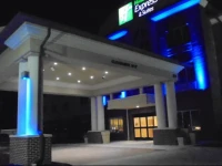 Holiday Inn Express & Suites Nevada 