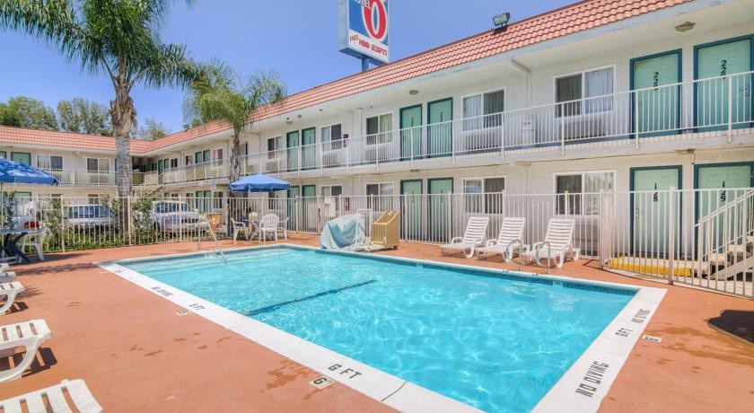 Motel 6 Los Angeles - Van Nuys/North Hills 