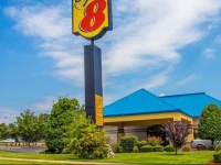 Super 8 McCain 