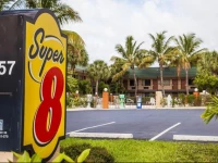 Super 8 North Palm Beach/PGA Boulevard 