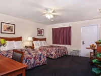 Matador Oceanfront Resort 