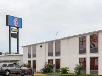 Motel 6 New Orleans - Near Downtown 