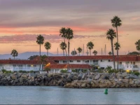 Oceanside Marina Suites - A Waterfront Hotel 