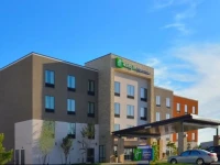 Holiday Inn Express & Suites Oklahoma City Mid - Arpt Area 