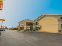 Super 8 Airport Fairgrounds West 