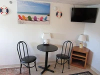 Green Dolphin Motel 