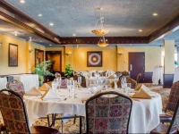 Quality Inn & Suites Riverfront Oswego 