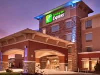 Holiday Inn Express & Suites Overland Park 