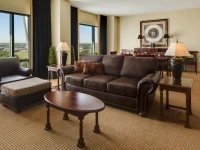 Sheraton Overland Park Hotel at the Convention Center 