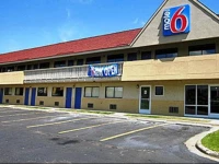 Motel 6 - Overland Park 