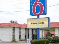 Motel 6 Palestine TX 