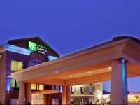 Holiday Inn Express and Suites Hotel - Pauls Valley 